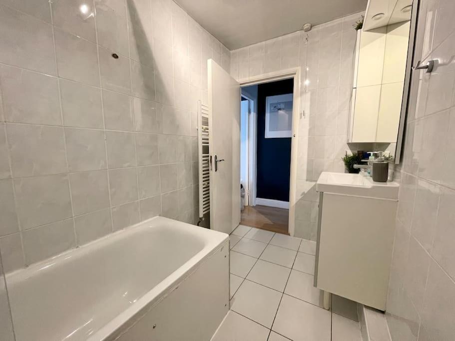 *New* Beautiful 2 Bedroom House In Central Location 런던 외부 사진